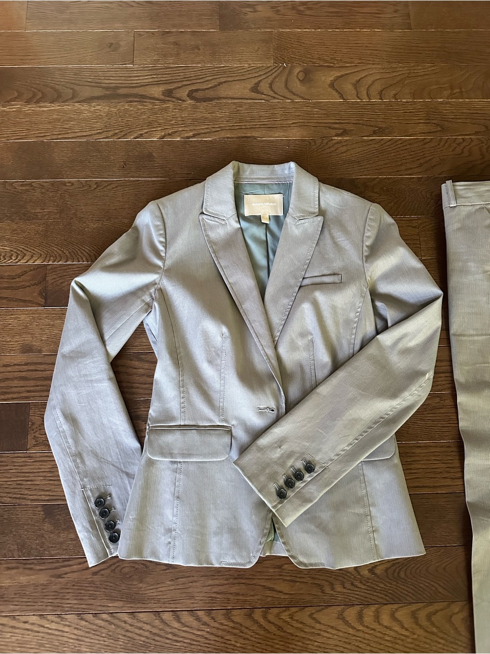 Light Gray Women's Tailored Blazer DRESS SUIT jacket and pants.